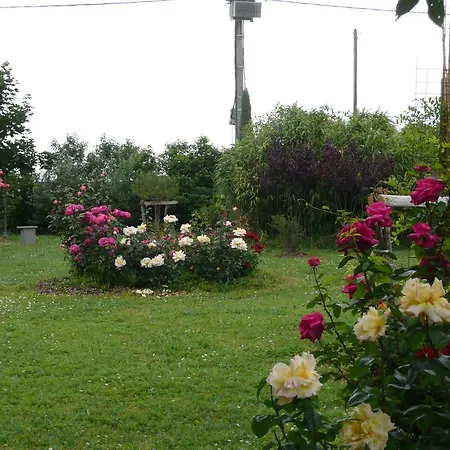 Holiday home Le Clos Aux Roses *