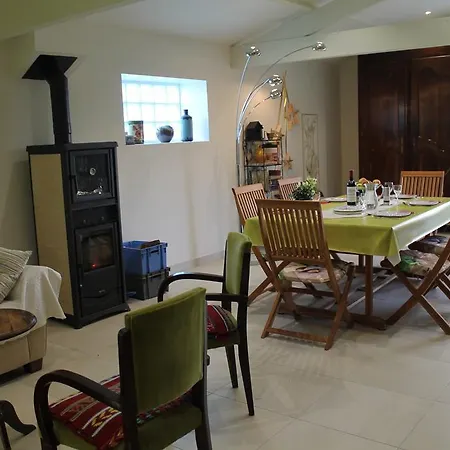 Le Clos Aux Roses