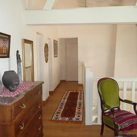Holiday home Le Clos Aux Roses Saint-Meme-les-Carrieres