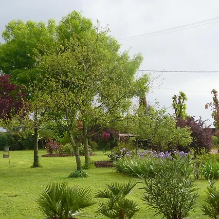 Holiday home Le Clos Aux Roses Saint-Meme-les-Carrieres
