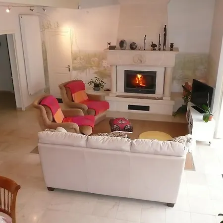 Le Clos Aux Roses Saint-Meme-les-Carrieres
